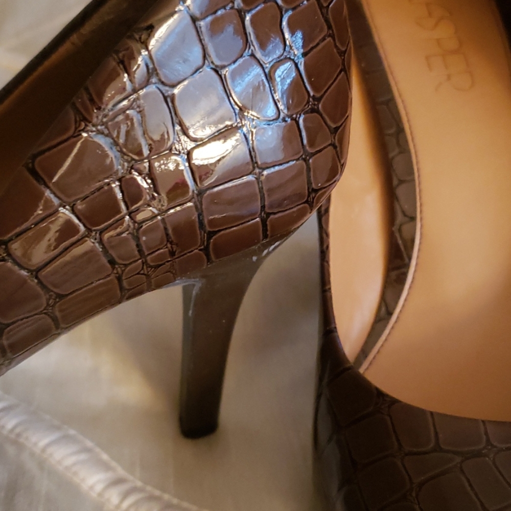 Shoes - Picture 2 of 6